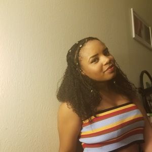 Meet your Posher, Romisha